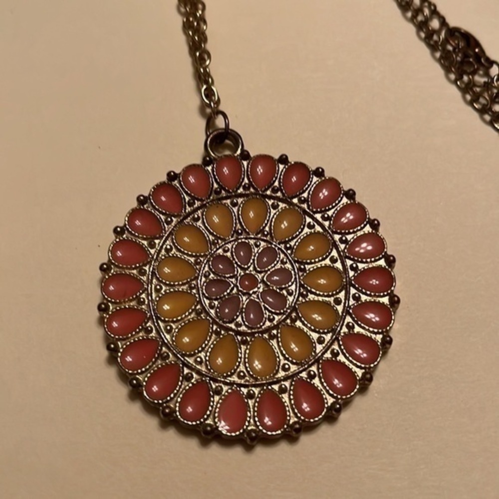 Cute necklace - Picture 2 of 4